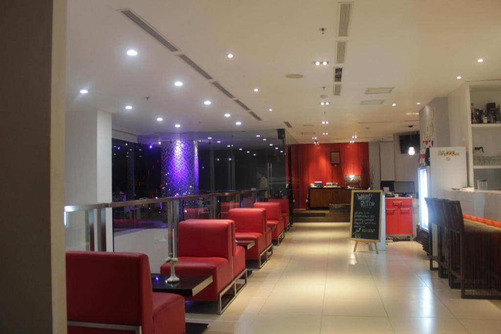 RedStar Hotel Jakarta Exterior foto