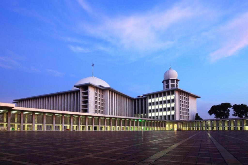 RedStar Hotel Jakarta Exterior foto