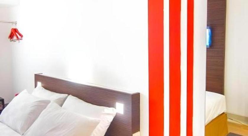 RedStar Hotel Jakarta Exterior foto