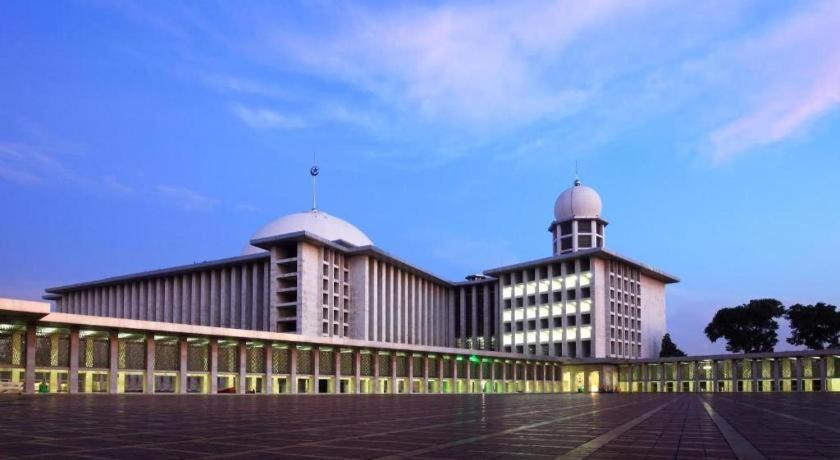RedStar Hotel Jakarta Exterior foto